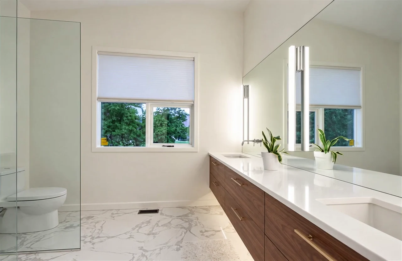 Finished residence — Bathroom