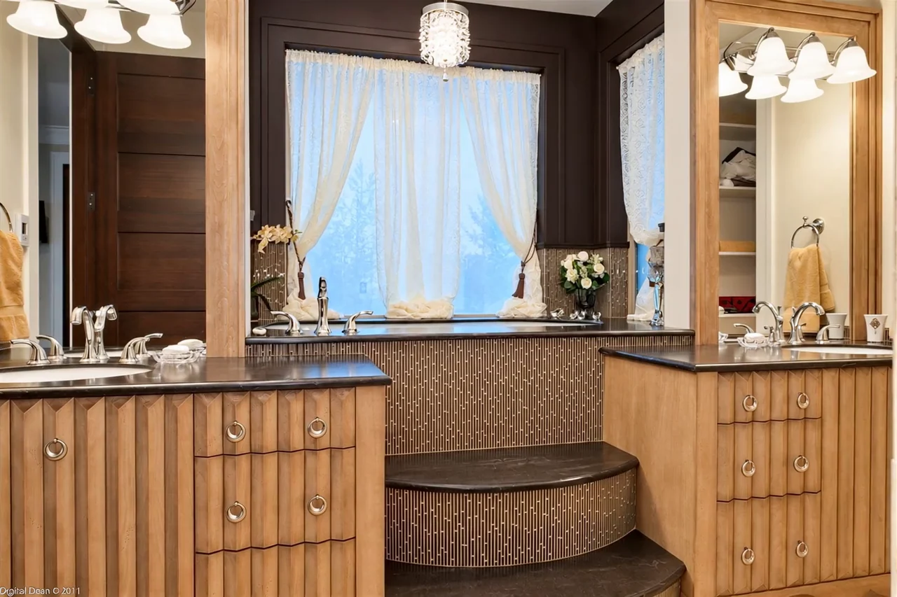 Finished residence — Bathroom