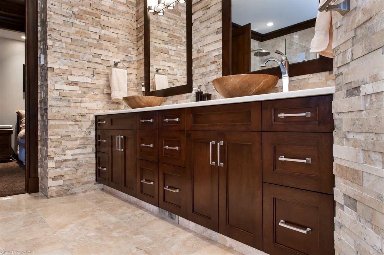 Finished residence — Bathroom