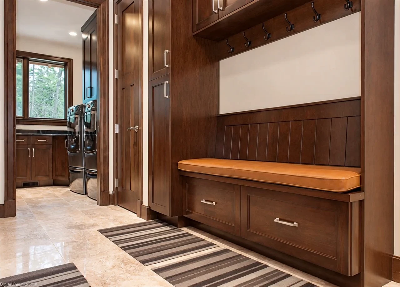 Finished residence — Mudroom