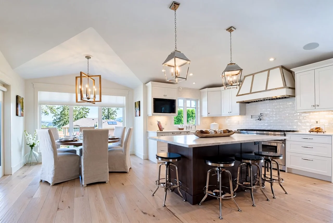 Finished residence — Kitchen & dining