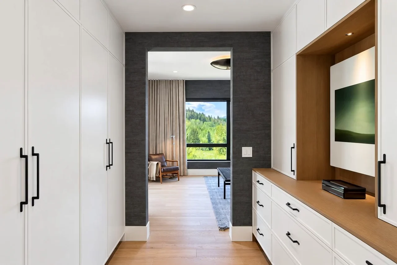 Finished residence — 05 / Hallway cabinetry