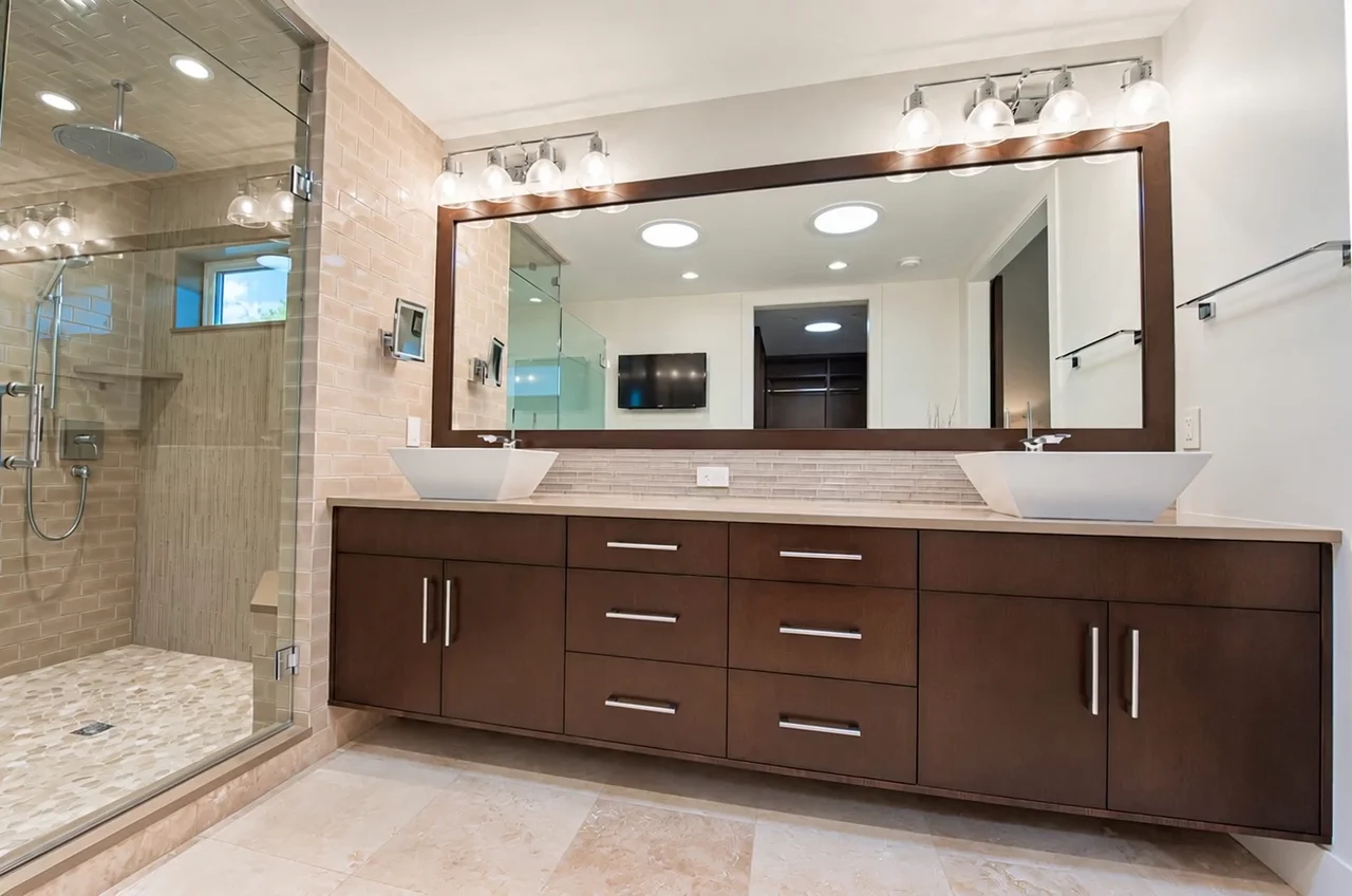 Finished residence — Bathroom